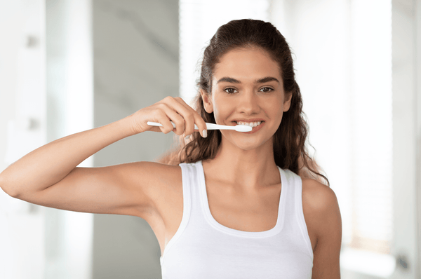 Rīta un vakara zobu tīrīšanas rutīnas: kas jums jāzina
