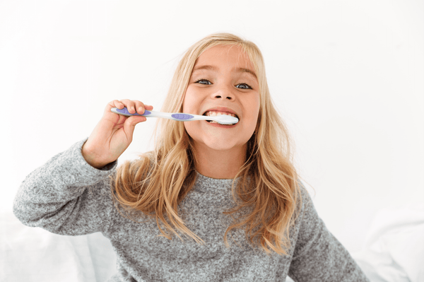 8 lietas, kas vecākiem būtu jāzina par bērnu zobu kopšanu